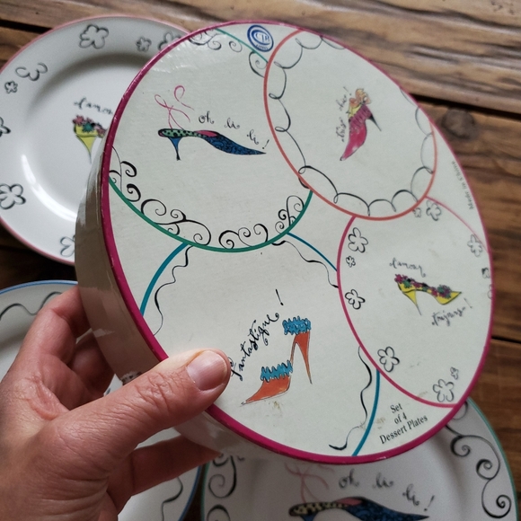 Rosanna Set of Four 8" Vintage High Heel Dessert Plates in Box - Picture 8 of 13
